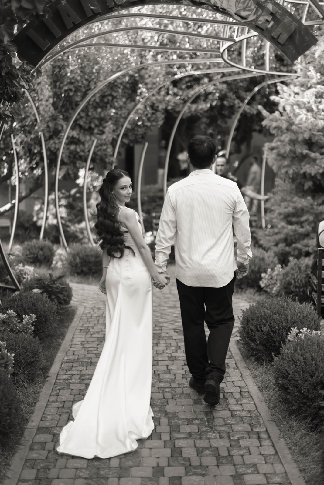 Manuk & Anahit — 1